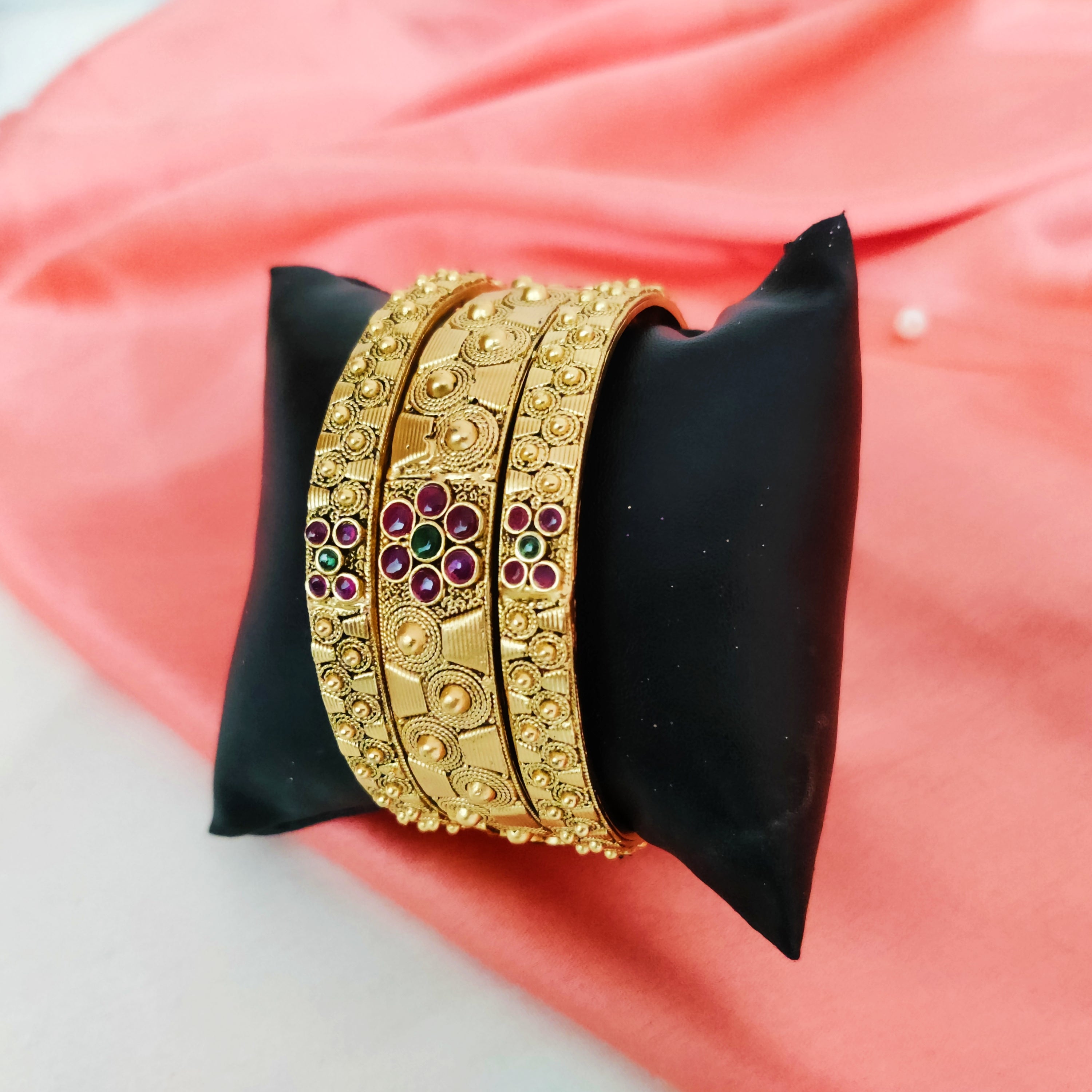 Chudi hot sale gold design